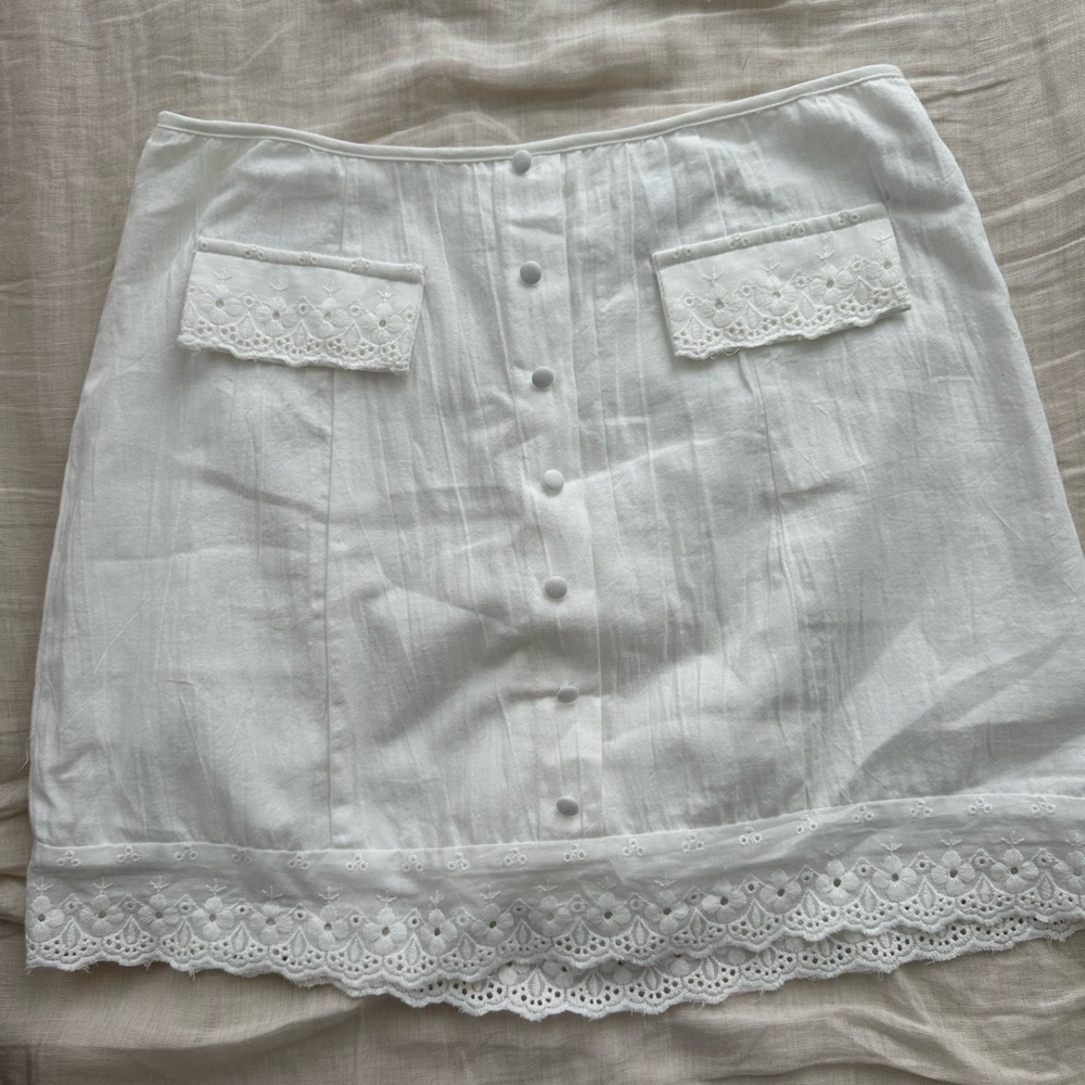 Elegant White Lace Trim Skirt